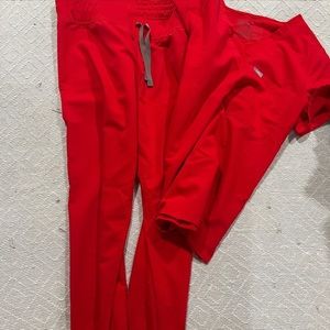 Pop Red Figs Scrub Set.